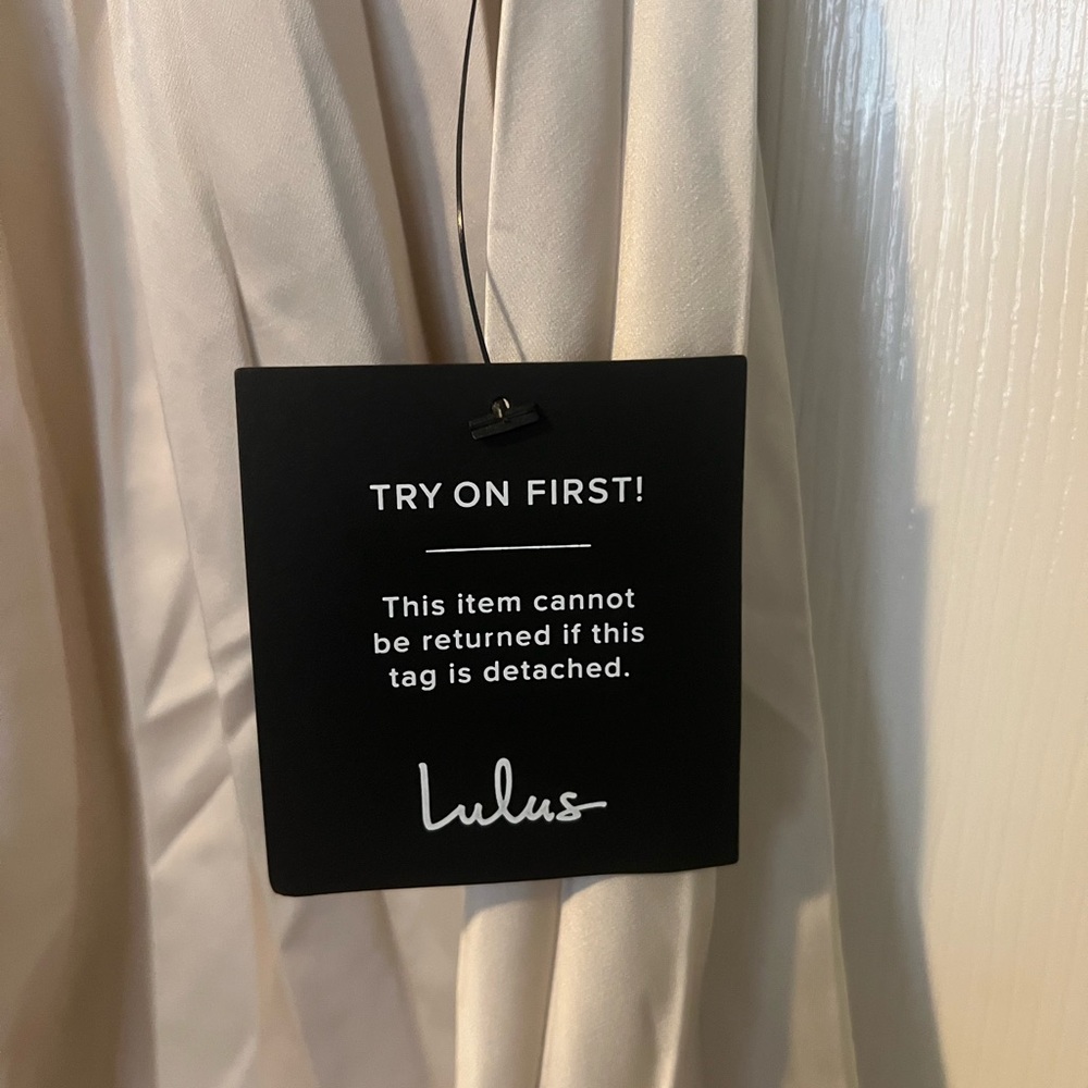 Lulu’s Cream Backless Romper - Picture 5 of 6